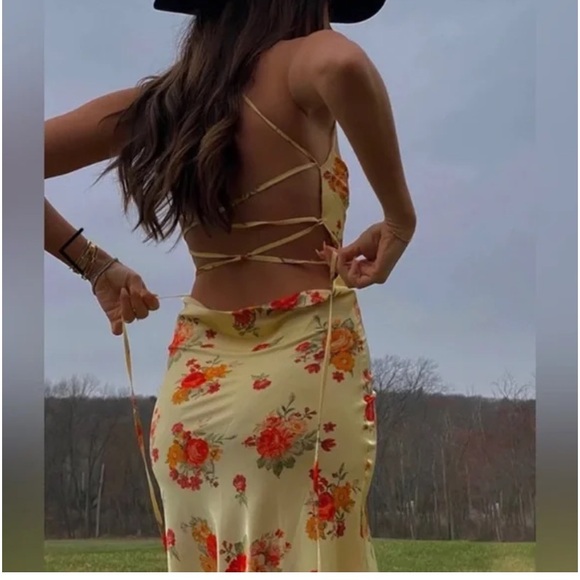 WeWoreWhat Size M light Yellow Strappy Midi Length Dress with Open Back - Picture 7 of 7